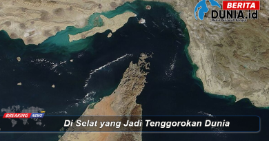 Di Selat yang Jadi Tenggorokan Dunia